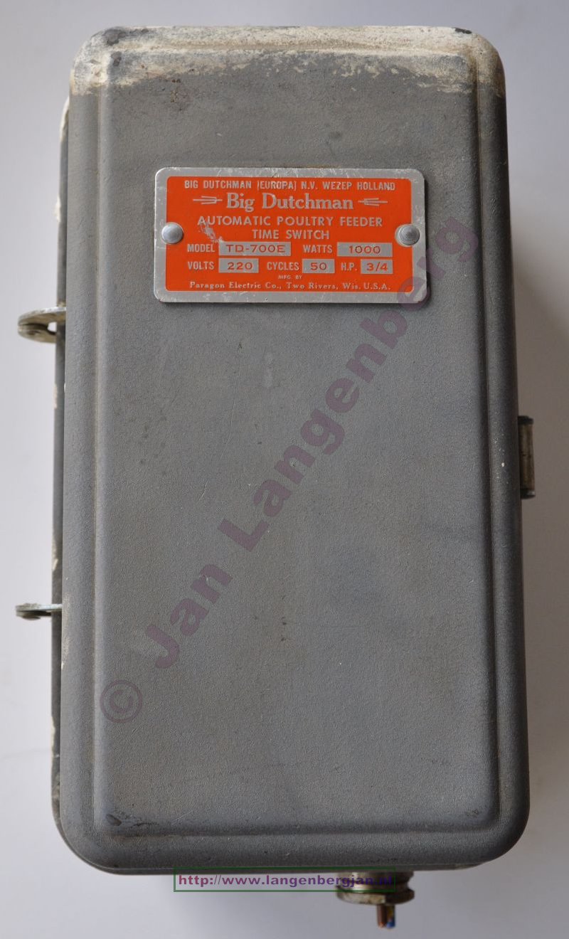Big Dutchman - Automatic poultry feeder / time switch